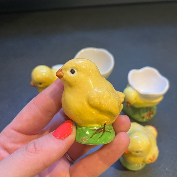 Vintage Easter Chicks, Shakers and Egg Cups - Picture 7 of 16